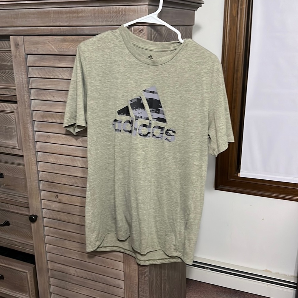 Adidas tee